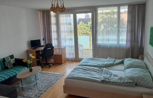 Serviced Apartment with Sunny Balcony, Vídeň (fotografie 8)