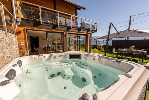 annecyhappylodge 5 * appartement indépendant RDCH chalet 5 pers vue lac jaccuzzi - Location saisonnière - Saint-Jorioz