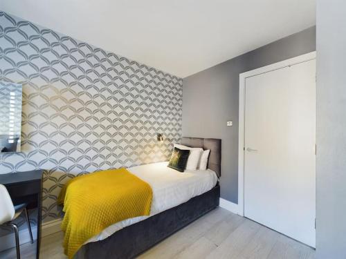 Donegall Sq Apt at City Gate, Belfast City Centre - Tap to explore photos