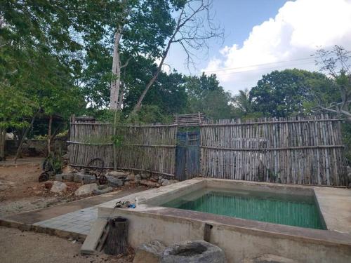 Casa de campo y arte en Zona Arqueológica Ake, con alberca. in Aké, Mexico