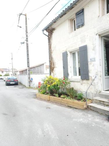 Maisonnette, Saintes
