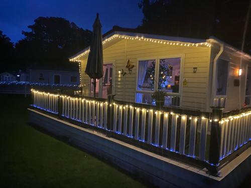 3 bedrooms, 6 beds