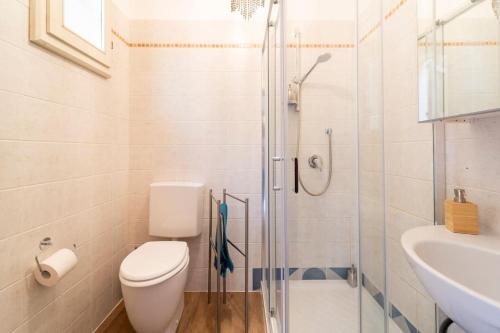 Central and cozy loft with courtyard, Boloňa (fotografie 4)