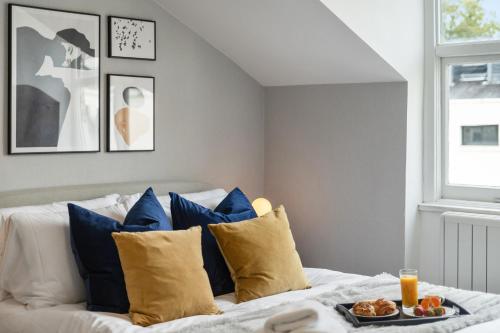 Cozy & Welcoming Studio Apartments in Premium Hyde Park Location - main image