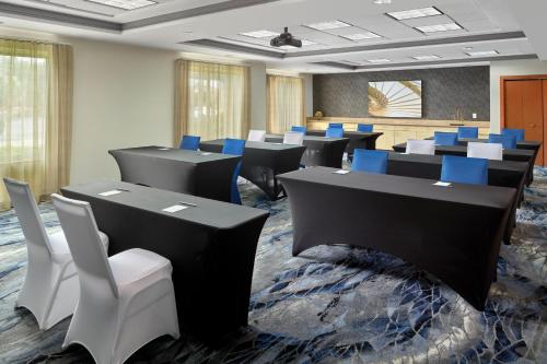 Fairfield Inn & Suites Warner Robins - image 8