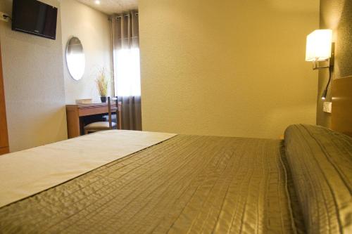 Hostal Barris - image 2