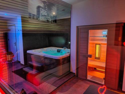 Le Loft Lens : Jacuzzi - sauna - hammam