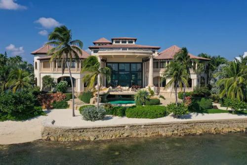 Entire villa hosted by Maria