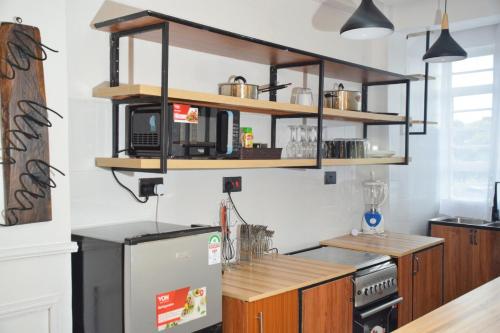 주방, Executive Two & Three Bedroom Suites in 나쿠루