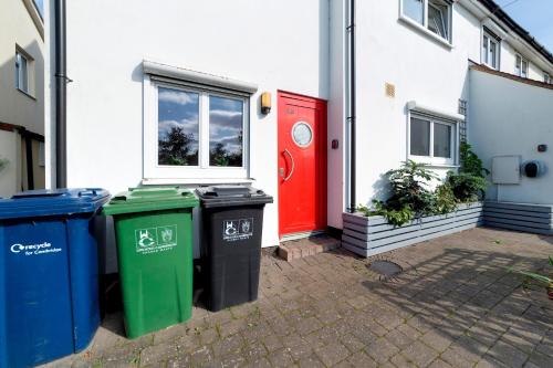 Oprema, Pass the Keys Modern & Spacious 1 Bed Terrace with Free Parking in Trumpington