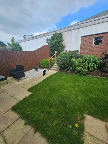 Vista exterior, Entire 2 Bedroom House Modern Stylish Luxury in Efford