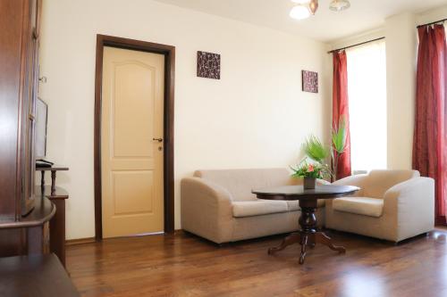 Two-Bedroom Apartment image 4
