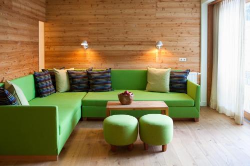 1 king bed, 2 sofa beds