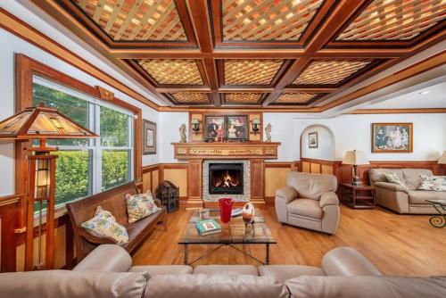 Lovely Year Round Vacation Home in the Hamptons in Hampton Bays, USA