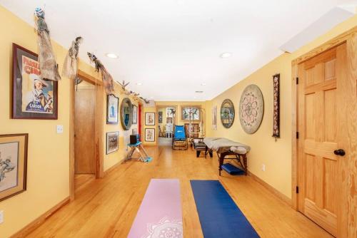 Lovely Year Round Vacation Home in the Hamptons in Hampton Bays, USA