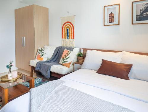 Bright & Cozy Studio Condo in Commonwealth, UP Diliman, Manila (foto 9)