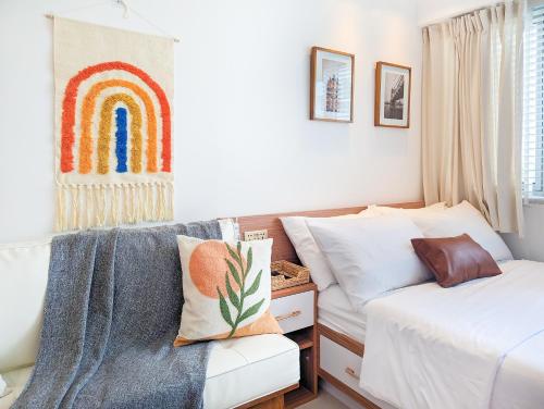 Bright & Cozy Studio Condo in Commonwealth, UP Diliman, Manila (foto 7)