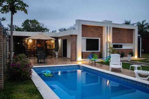 Casa Helena BBQ, big POOL, WIFI, AC San Bernardino