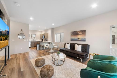 Brand New Fully Updated Condo 906 in Anacortes - Deception Pass, WA