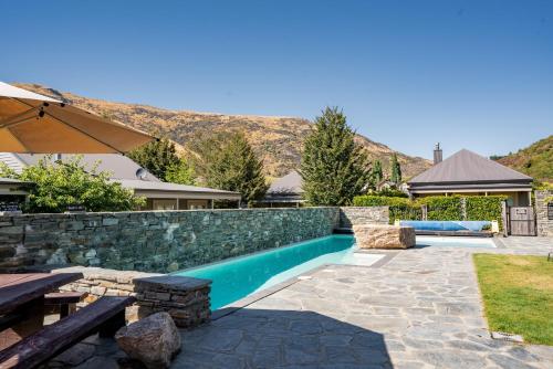 Exterior view, Gold Rush Chalet - Cardrona Holiday Home in Cardrona