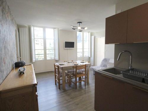 Luchon - 2 Pièces Cabine pour 6 Pers. avec Parking et Animaux admis - FR-1-313-226, Luchon