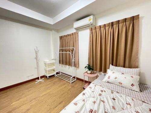 Modern 5-Bedroom Townhome near MRT and Local Charm, Bangkok (fotografie 6)
