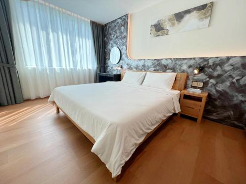 The Borneo Hotel – Kuching, CA