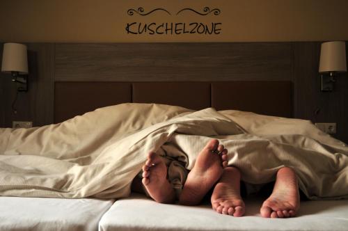 2 twin beds