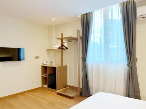 The Borneo Hotel – Kuching, CA