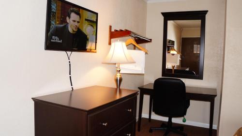 Americas Best Value Inn & Suites Kansas City in Grandview, USA