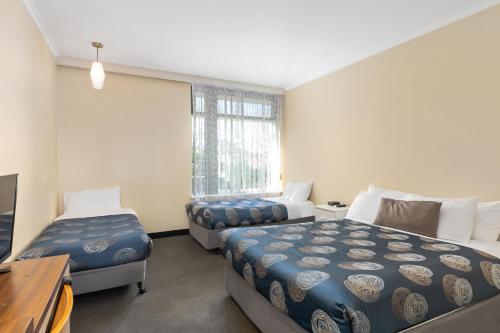 Red Carpet Motel Room Type - Family Room