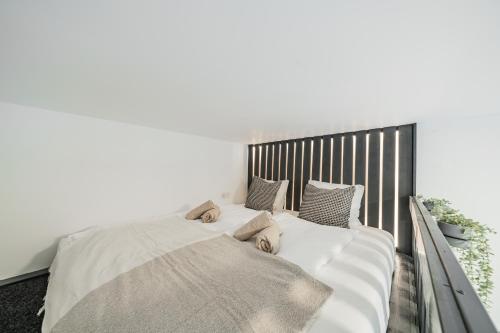 Chic Central City Rooms by Home2 5
