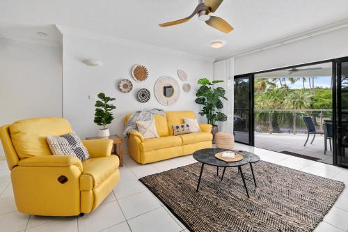 Elegant 3BR Cairns Esplanade Apartment with Pool