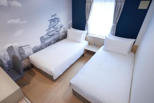Deluxe Twin Room image 6