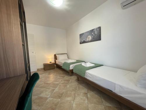 Maison de Cheeramie - Tourist Apartments Tra Mare e Etna