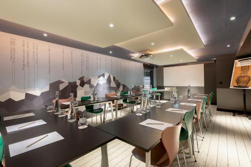 Alpina Eclectic Hotel - image 12