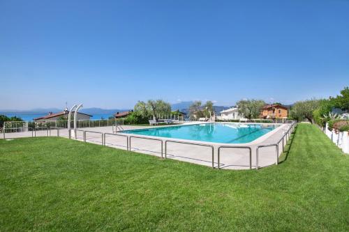 Four-Bedroom Villa with Private Garden  image 10