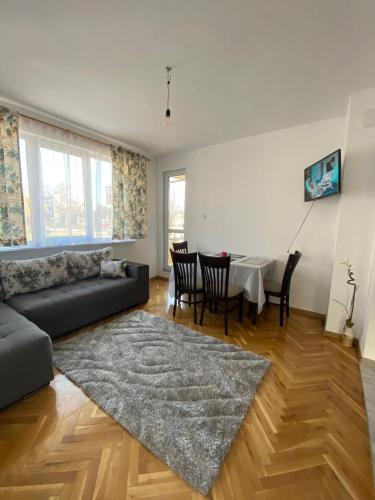 Gorgeous Two Bedroom Apartment