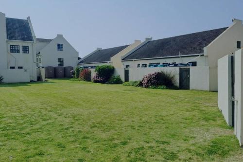 Beachfront at 22 Settler's Sands