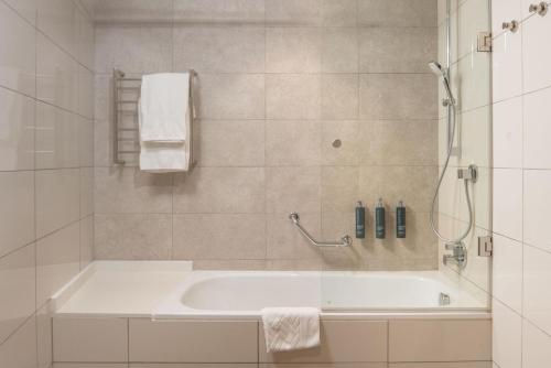 King Room image 8