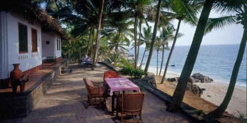 Karikkathi Beach House with two seafront rooms