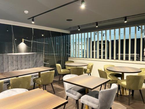 Porto Bom Sucesso Hotel by gaiarooms 4-Star Hotel pool