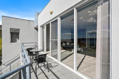 Varanda/terraço, Super nice house with sea view free parking in Hobart