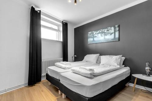 Two-Bedroom Apartment image 5