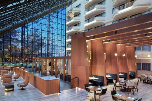 DoubleTree by Hilton Hotel Newark Airport in Newark, USA