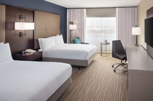 2 double beds