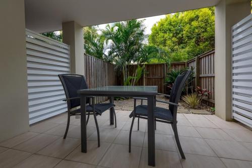 Cabarita Lake Apartments Stop at Cabarita Lake Apartments to discover the wonders of Tweed Heads. The hotel offers a high standard of service and amenities to suit the individual needs of all travelers. Luggage storage, tours