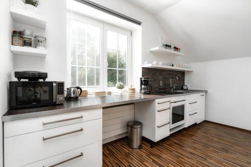 Palvelut, Beautiful Apartments With Parking In a Quiet Location in Trebovice