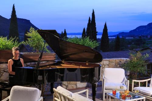 Pub/Lounge, Poiano Garda Resort Appartamenti in Garda