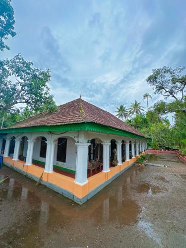 Kallupurackal Heritage Island Home By Lexstays